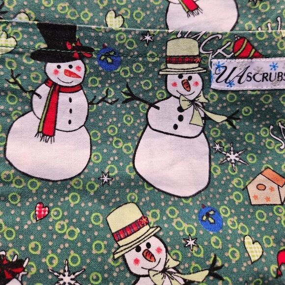 UA SCRUB TOPS V Neck CHRISTMAS SET Of 2, SNOWMEN TOPS LARGE NEW Festive - Picture 7 of 14